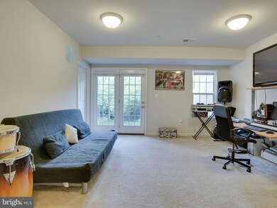 919 Hall Station Dr, Bowie, MD 20721 - photo 2