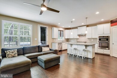 6647 Bartrams Forest Ln, Haymarket, VA 20169 - photo 2