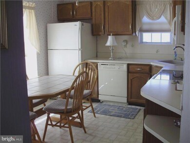 33 Pinecrest Dr, Woodbury, NJ 08096 - photo 6