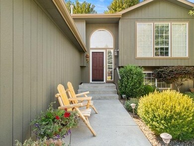 963 N Stanley St, Medical Lake, WA 99022 - photo 3