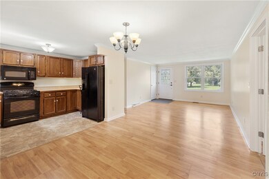 624 Valley Dr W, Chittenango, NY 13037 - photo 5
