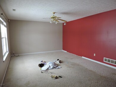 806 Helmwood Cir, Mount Washington, KY 40047 - photo 2