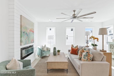 042_835_anchors_bend_way_-42_100