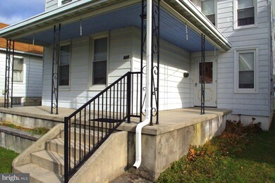 546 S Queen St, Littlestown, PA 17340 - photo 3
