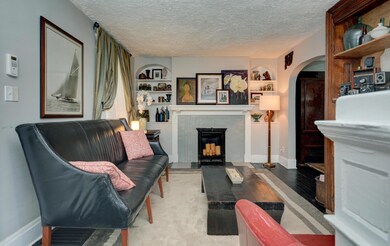 Living Room (2)