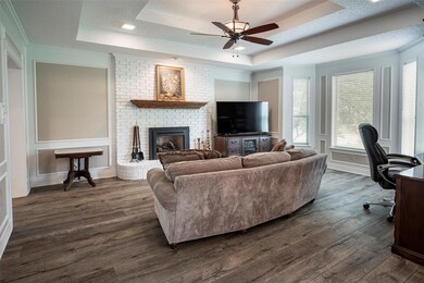 333 Cottonwood Ln, Hurst, TX 76054 - photo 3