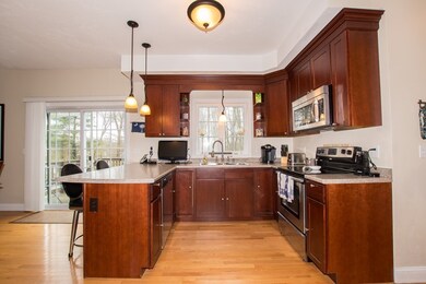 12 Laura Dr, Attleboro, MA 02703 - photo 3