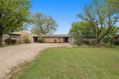 1900 Long Creek Ct, Granbury, TX 76049 - photo 3