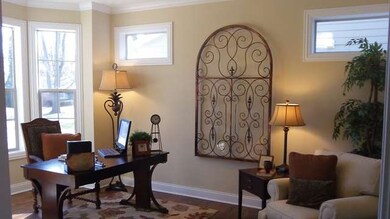 489 N Howard Ave, Elmhurst, IL 60126 - photo 4