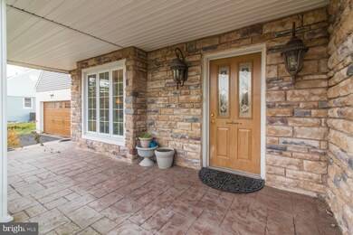 994 Hillside Dr, Southampton, PA 18966 - photo 2