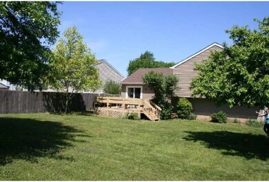 140 Penns Grant Dr, Morrisville, PA 19067 - photo 3