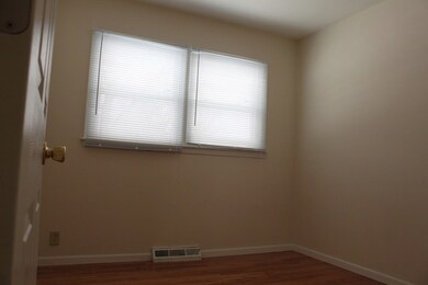 1636 Roanoke Ave, Aurora, IL 60506 - photo 7