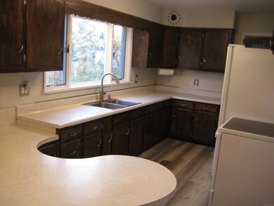 615 S Indiana Ave, Auburn, IN 46706 - photo 6