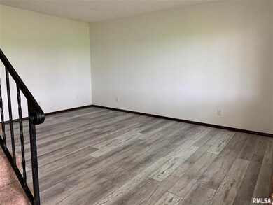 2350 N Kickapoo St, Lincoln, IL 62656 - photo 5