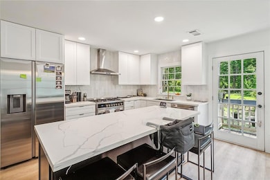 425 Yaupon Dr, Mandeville, LA 70471 - photo 4