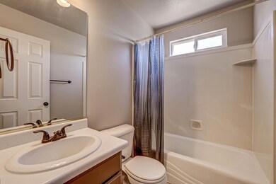 15-2037 Hall bath