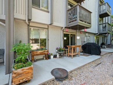 426 E Creekside Cir unit B, Murray, UT 84107 - photo 2