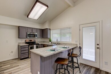 3310 N Desoto St-19