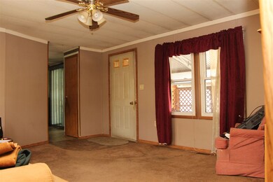 8 Lynwood Dr, Brattleboro, VT 05301 - photo 5