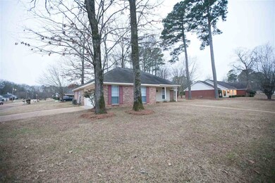 936 Mountain Crest Dr, Byram, MS 39272 - photo 3