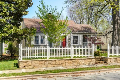 1437 E University St-2