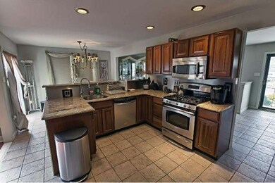 412 Locust Ct, Glassboro, NJ 08028 - photo 4