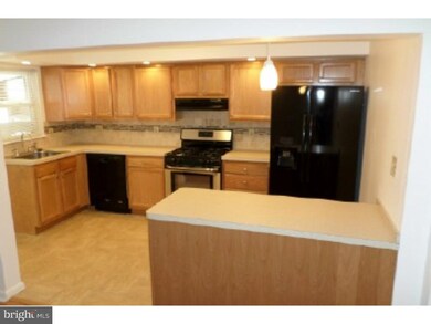 1217 Leiper St, Crum Lynne, PA 19022 - photo 3