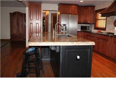 FABULOUS KITCHEN WITH HUGH ISLAND