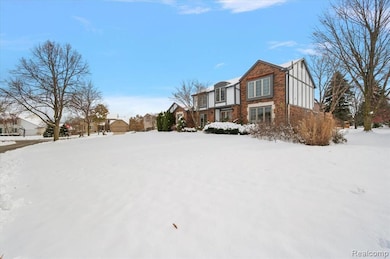 38275 Fleetwood Dr, Farmington Hills, MI 48331 - photo 6
