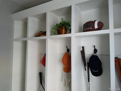 2564 W Towne St, Ann Arbor, MI 48103 - photo 6