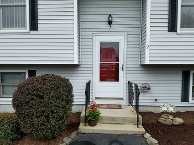 9 Samuel Ct, Cranston, RI 02920 - photo 2