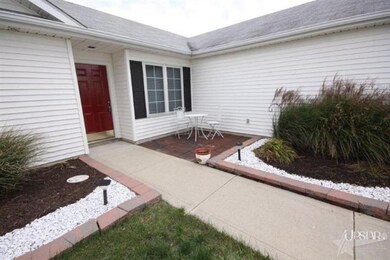 7422 Maeve Dr, Fort Wayne, IN 46835 - photo 2