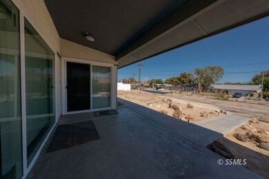 Slider from the dining room to the front