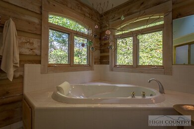WHIRLPOOL TUB