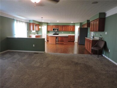 Large family room with newer carpet