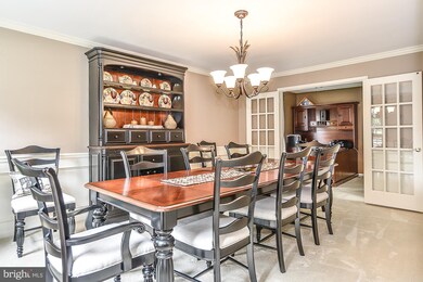 5552 Queen Victoria Ct, Burke, VA 22015 - photo 4