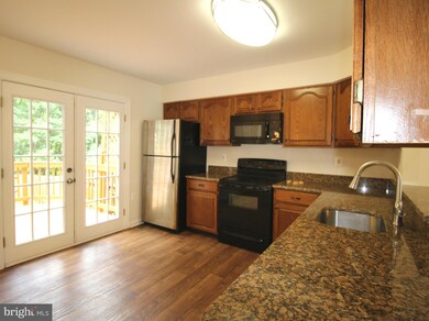 6308 Mary Todd Ct, Centreville, VA 20121 - photo 5