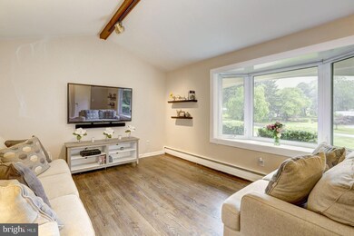 17215 Emerson Dr, Silver Spring, MD 20905 - photo 5