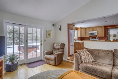 16 Tamarack Ln, Amherst, NH 03031 - photo 3