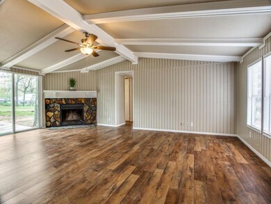 2908 Rolling Oaks Dr, Cleburne, TX 76031 - photo 7