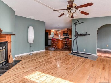 65 Bittersweet Dr, Hendersonville, NC 28792 - photo 4