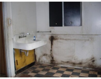 419 Sweetbriar St, Pittsburgh, PA 15211 - photo 4