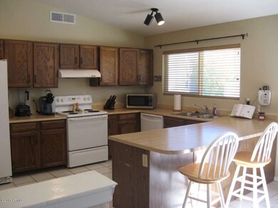 Large kitchen w/ tons of cabinet