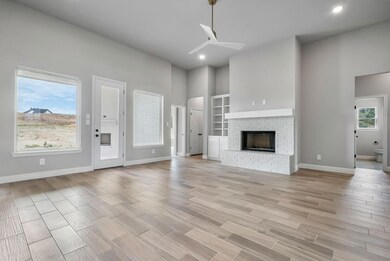 605 Drury Ct, Springtown, TX 76082 - photo 6