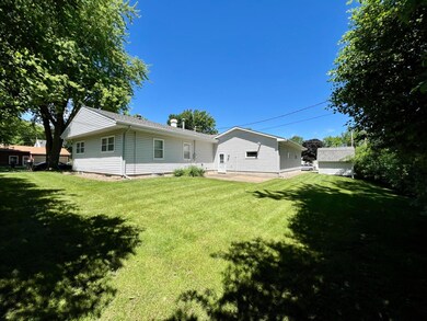 201 Mcarthur Dr, Albert Lea, MN 56007 - photo 3