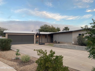 7641 E Adams Dr, Tucson, AZ 85715 - photo 2