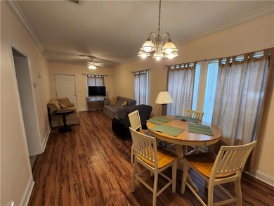 Breakfast/living area.