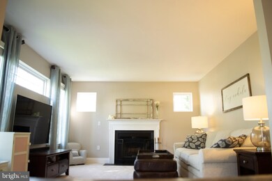 128 W Flagstone Dr, Newark, DE 19702 - photo 2