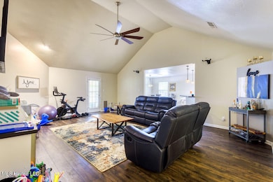 711WatersViewDr-10