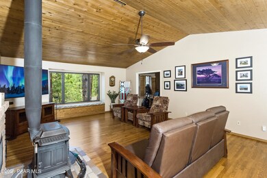 005_Living Room